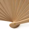 Abanico con varillas de madera y tela de algodón.