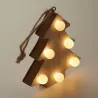 Árbol de madera con luces