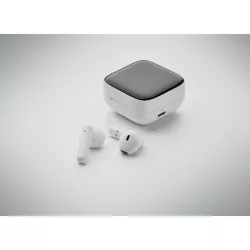 Cargador inalámbrico reciclado