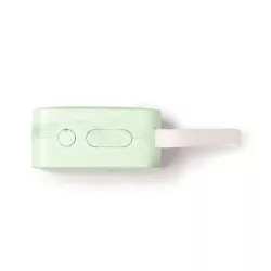 Altavoz inalámbrico realizado a partir de tapones de botella reciclados. 